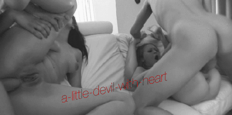 a-little-devil-with-heart:  When friends have the same wish… they share😈