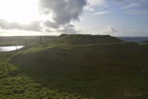 on-misty-mountains: Unst, Shetland, a paradise for archaeologists In the South of Unst we visited th