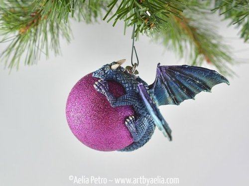 sosuperawesome:Dragon OrnamentsAelia Petro on EtsySee our #Etsy or #Dragon tags