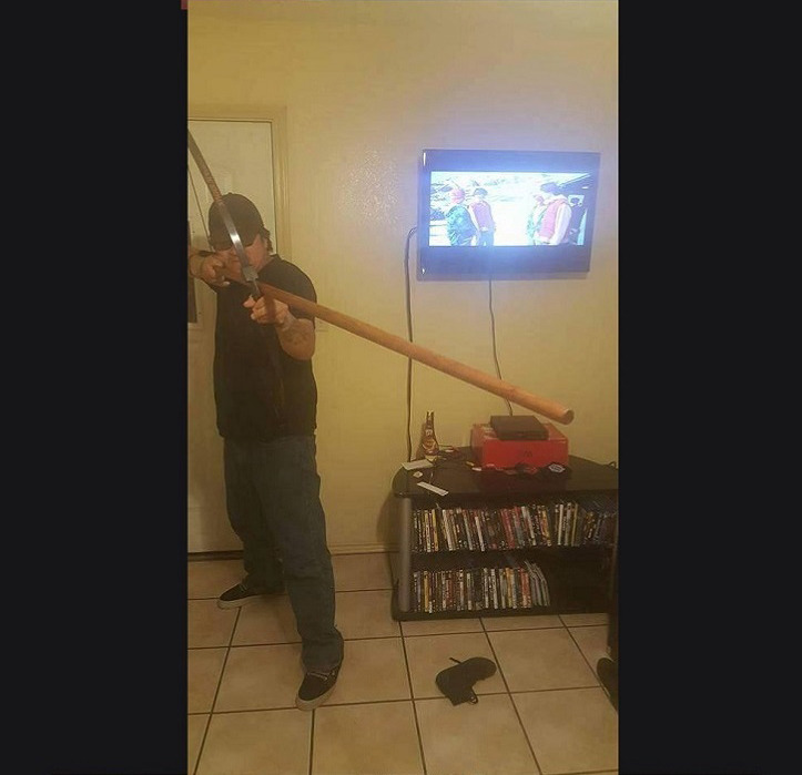 letthegaycommence: catchymemes:     When guns aren’t terrifying they are some of