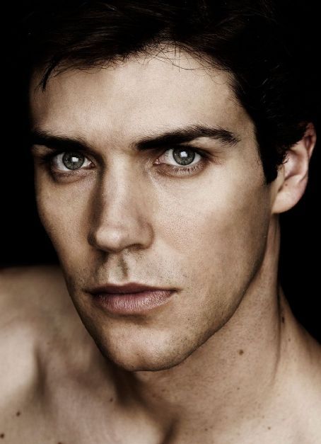 billyraysorensen:  Beautiful Bobby …Roberto Bolle