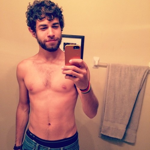 honey-pot:  admnistrator:  A photo of my torso and face. For science. #instabeard #scruff #beardsofinstagram #otter #forscience #me  YOU ARE PRETTY CUTE YOURSELF, SCRUFFLING }:]