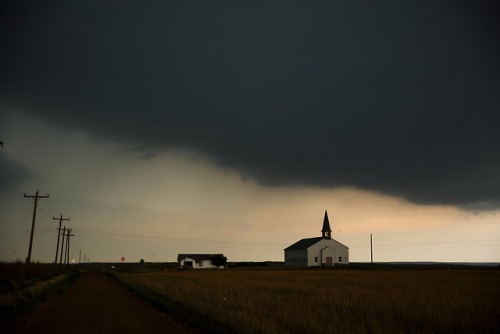 flashofgod:Drew Angerer, A storm closes in on Paducah, Texas, on May 10, 2017.