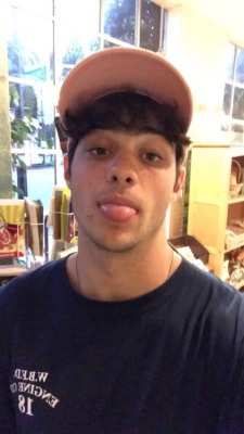 exposedkikboys20:  Noah CentineoSure you all have seen bits and pieces but here’s more 