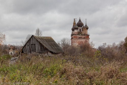 Trinity Church, Ёмсна, Kostroma (est. 1782).&gt; Photo: Alexey Slezkin.