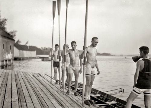newloverofbeauty:  George Grantham Bain:  Yale Varsity Four at boathouse (1913)  via SHORPY