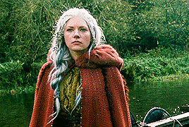 i-am-roadrunner:Katheryn Winnick as Lagertha in Vikings - S05E11