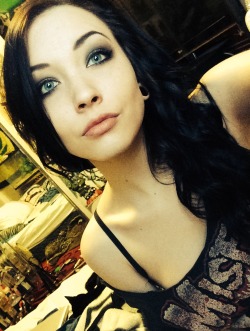 Ceannabis:  I Spent 2 Hours Curling My Hair Today Just To Get Drunk With My Girls