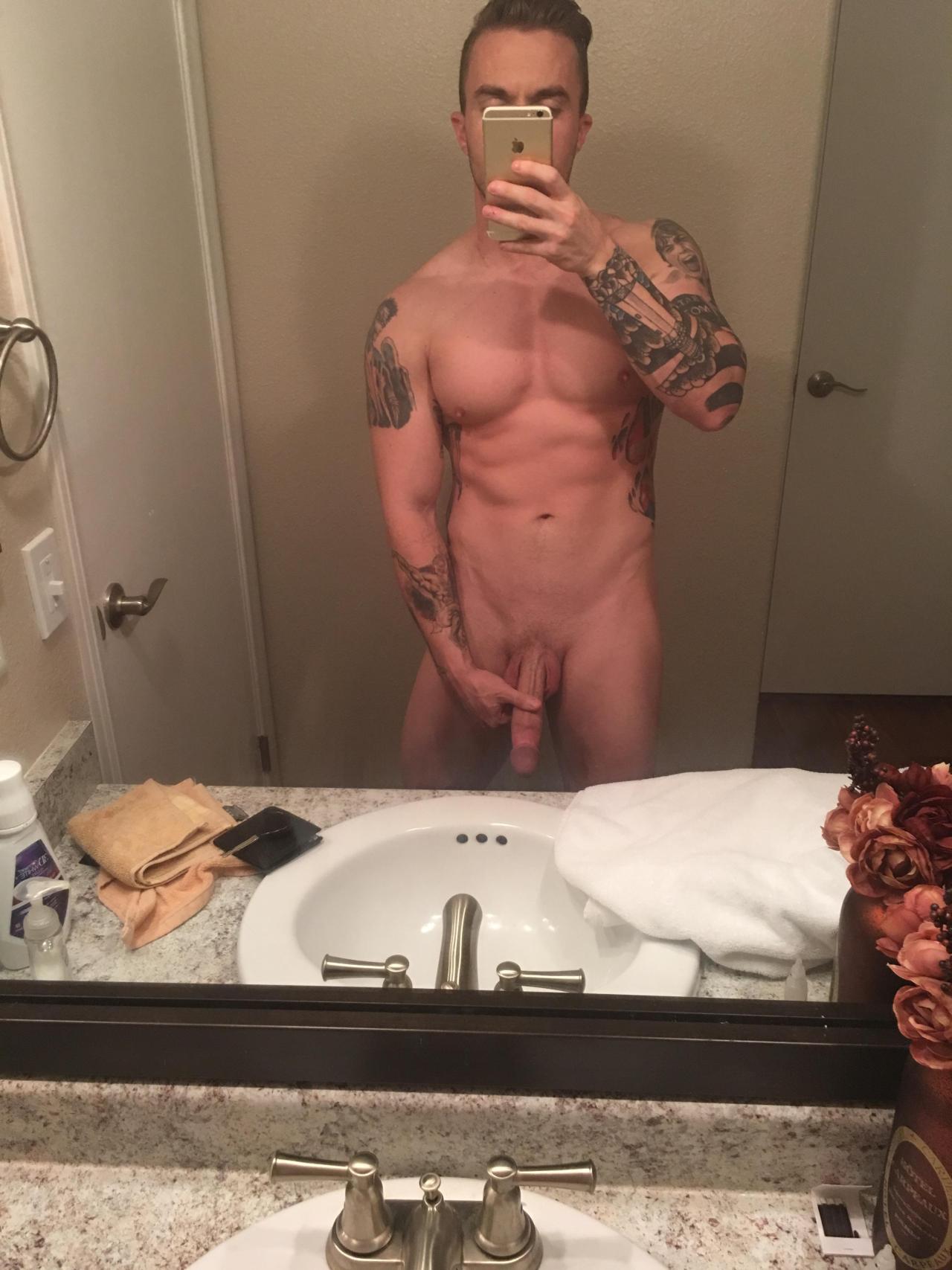 mystraightfriend:  Mystraightfriend.tumblr.com