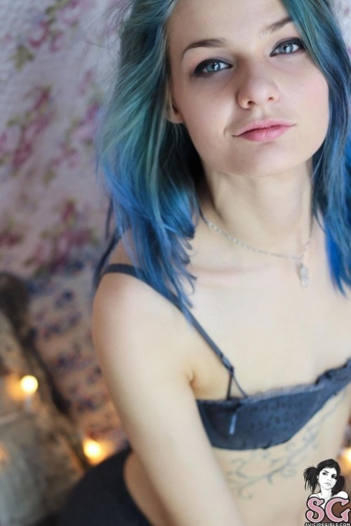 sg-set-of-the-day:  	Shev Suicide - BLANKET FORT shev.suicidegirls.comLink to South African Suicide Girls 