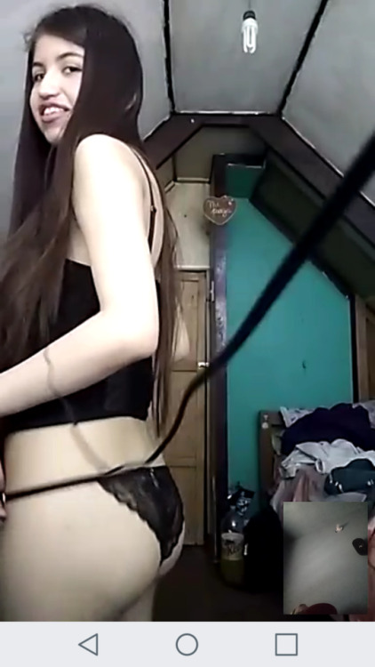 barbaroxx: Bellakeo por webcam con chilena horita les subo algo chevere jajaja estamos internacional