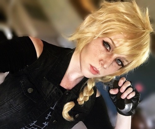 “My hair does not look like a chocobo butt!”Wig: Ferrari in Pale Blonde from @ardawigs | Fem!Prompto