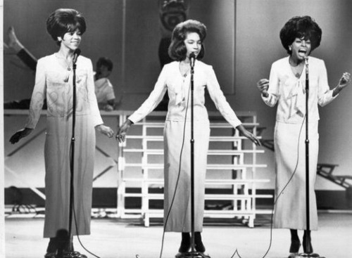 the supremes at the tami show, 1964