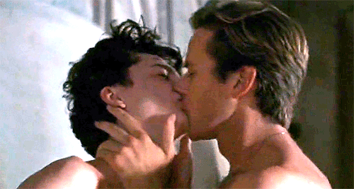 radiatingsuburbanangst:  Lovers committing themselves…