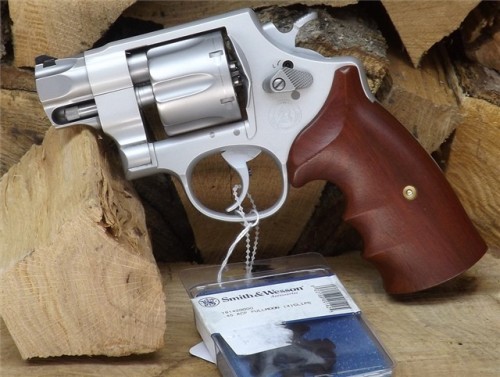 gunrunnerhell:Smith & Wesson 625-10A tiny little revolver chambered in .45 ACP. You usually don’