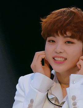 lightyoubrighter: shy babie hyeongjun (≧∀≦)