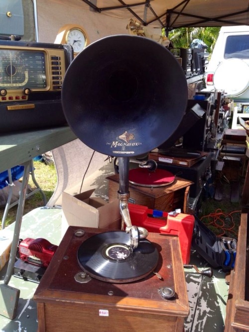 Dusty Records & Turntables