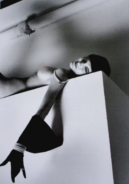 ffhum:  Ph. Helmut Newton   Azzedïne Alaya 1982