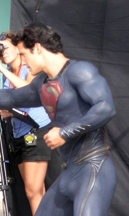 male-and-others-drugs:  Hot moments of Henry Cavill
