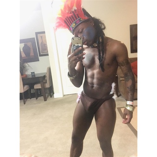 iloveazz89:  iloveazz89.tumblr.com   To submit ass pics send them to KIK : topjerzee.