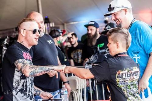 slipknotnelcuoreita: Corey Taylor signing session @aftershock festival