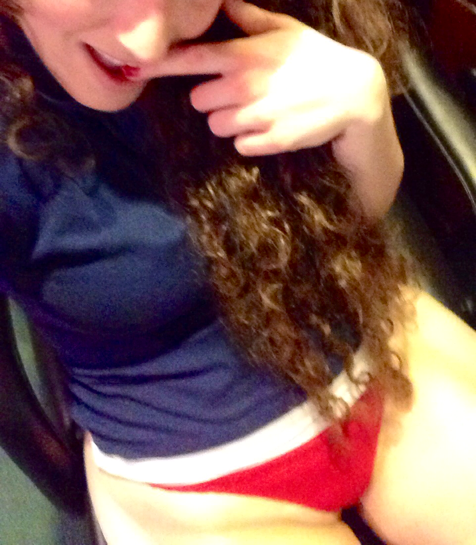 jellybeanphalange:  Oozing horny after work too
