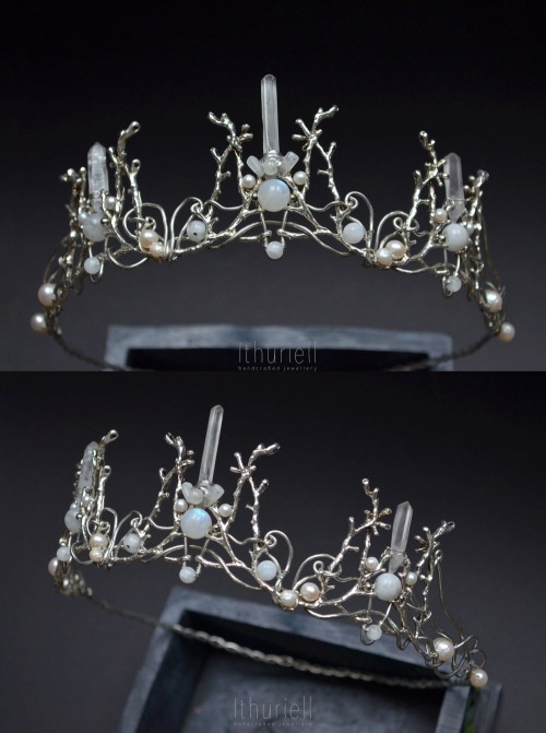 sosuperawesome:  Crowns and TiarasIthuriell on Etsy 
