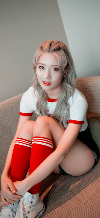 kpop-locks:kim lip; simplelike/reblog | @percysith