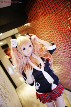 cosplayeverywhere:  Danganronpa: Kibo no Gakuen to Zetsubo no Kokosei (ダンガンロンパ 希望の学園と絶望の高校生) ~ Junko Enoshima (江ノ島盾子)