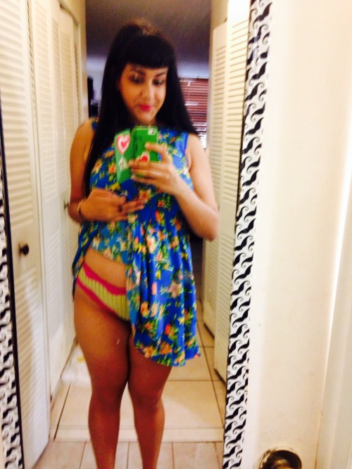 killerkurves:  bigeyedbabygirl666:  New dress ^.^ 