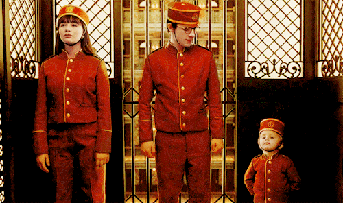 tiffanyachings:asoue netflix au in which everything is the same but the hotel denouement uniforms ar