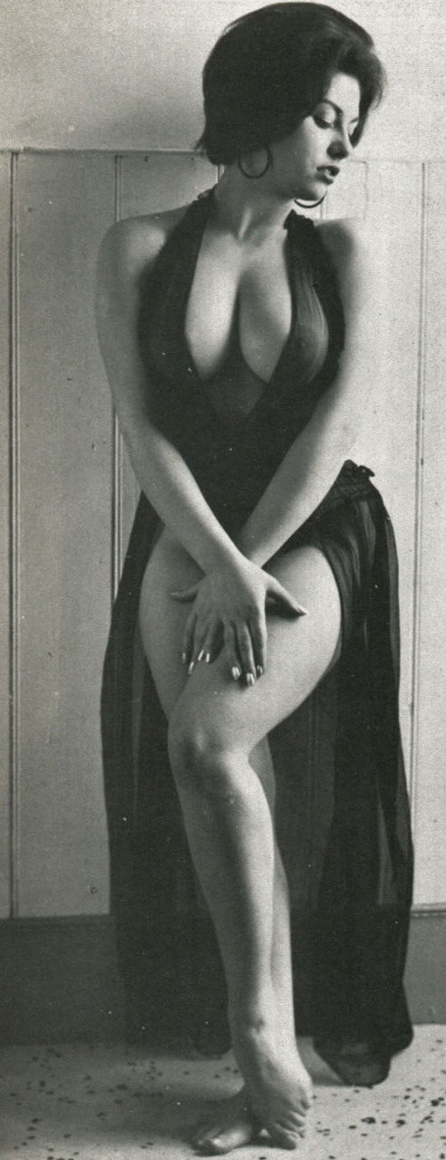 historyindamaking:  washingtonera:  those curves   AmXing