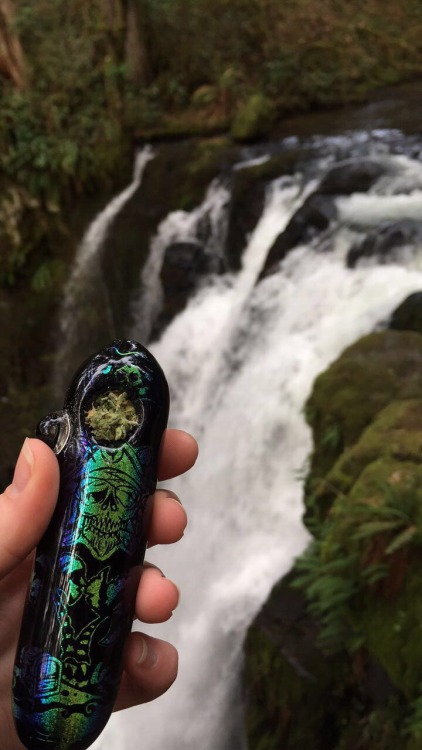 marijaunas:  majestic falls 💧