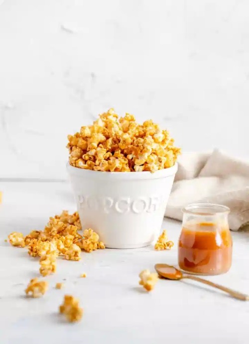 Homemade Salted Caramel Popcorn