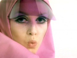 groovy-fashion:  Twiggy 