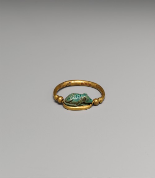 museum-of-artifacts:Ring with a mouse. Ancient Egypt, reign of Thutmose III, ca. 1479–1425 B.C.