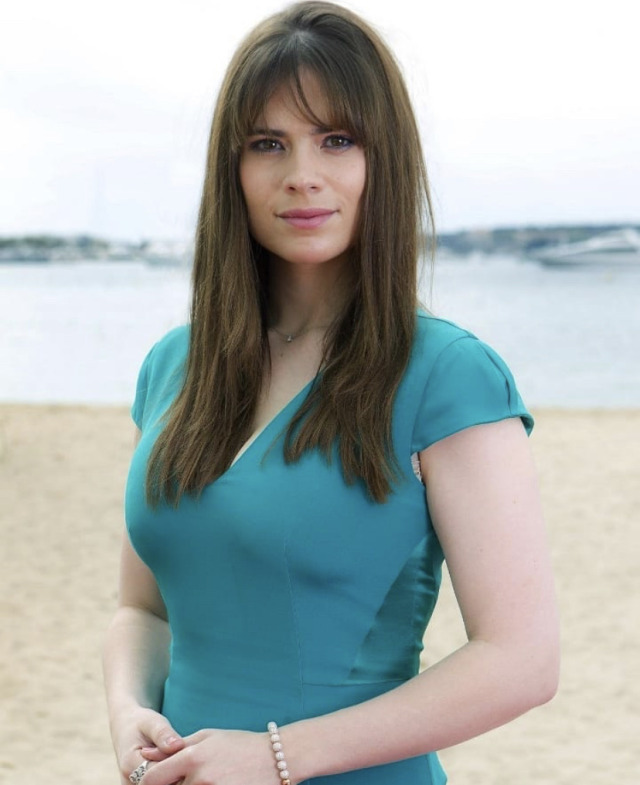 Hayley Atwell with bangs = beautiful ☺️?