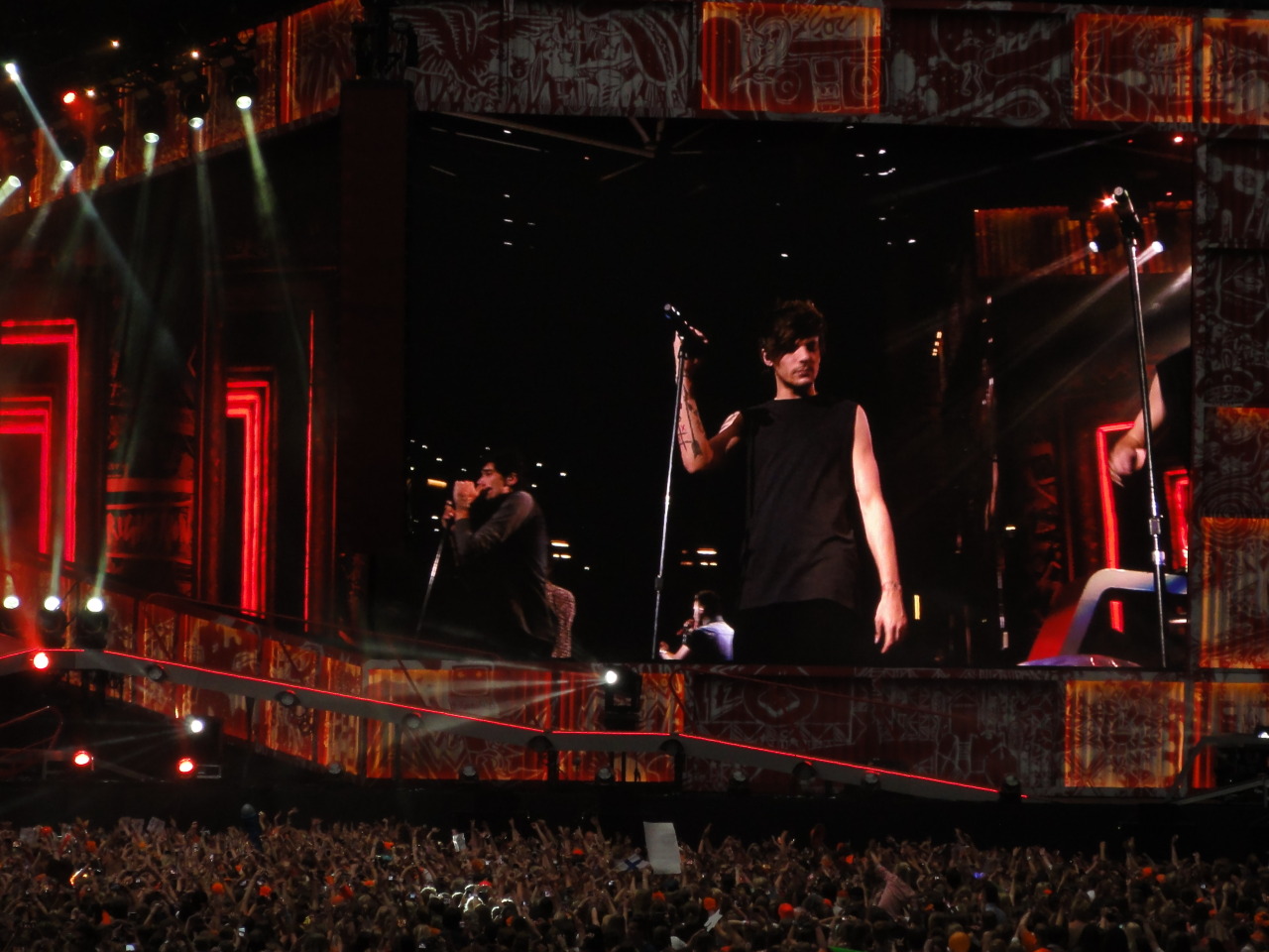  Louis, One Direction concert in the Amsterdam Arena june 24th 