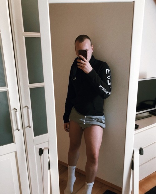 nabijach88: sensualseductive: me druže, instant boner si mi omogućio :) 