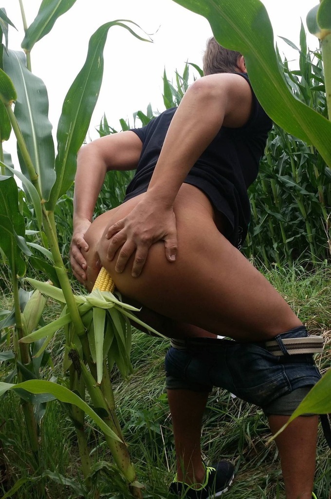tfootielover:  MOM JIMMYS SPOILING YOUR GARDEN AGAIN O_O 