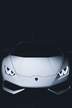 envyavenue:  Huracan in the Shadows by Emil.