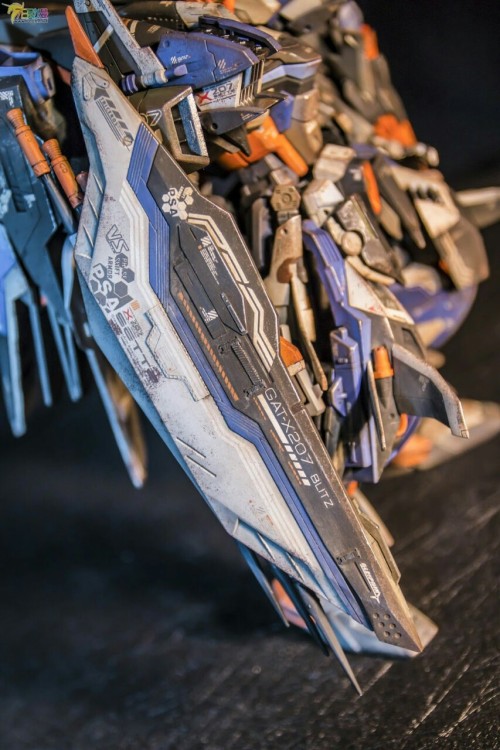 toysmaniac:  Mobile Suit Gundam Resonance - Custom Build  Modeled by noctizer