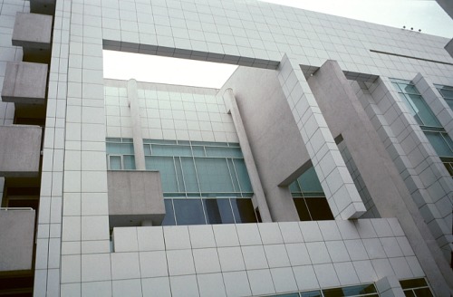 newaged:  museum of contemporary art (MACBA)—barcelona, spain (1992-95) architect: richard meier