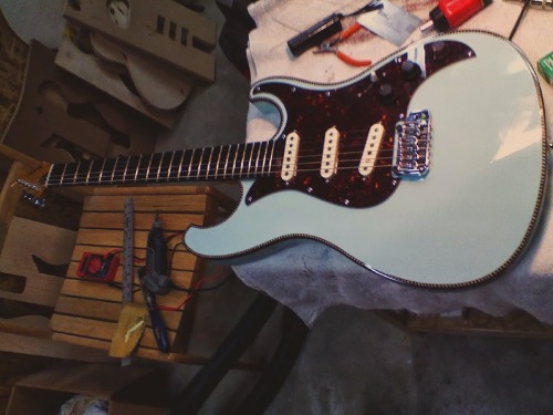 guitarlust:ethandy:My guitar is on the back-burner for now, but here’s a custom order we just finish