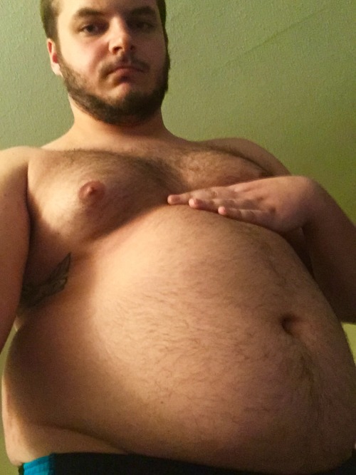 blogartus:  johnnyfatboy:  Do i look fat? adult photos