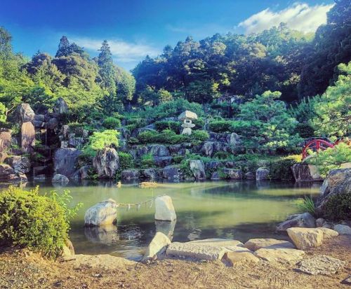 ＼おにわさん更新情報／ ‪[ 滋賀県高島市 ] 水尾神社庭園（水尾庭園） Mio-jinja Shrine Garden, Takashima, Shiga の写真・記事を更新しました。 ーー万葉集に