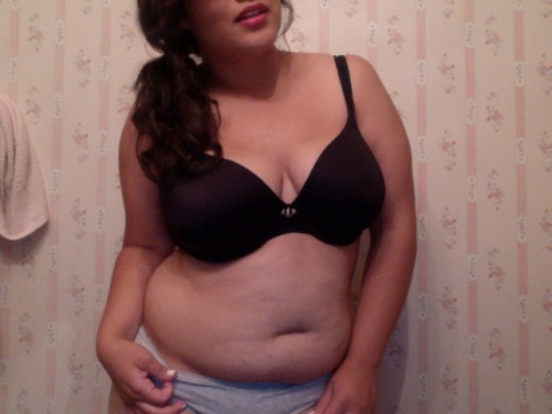 random-chubby-curves:  :) 