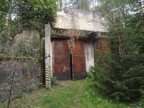 Sex destroyed-and-abandoned:  Abandoned Soviet pictures