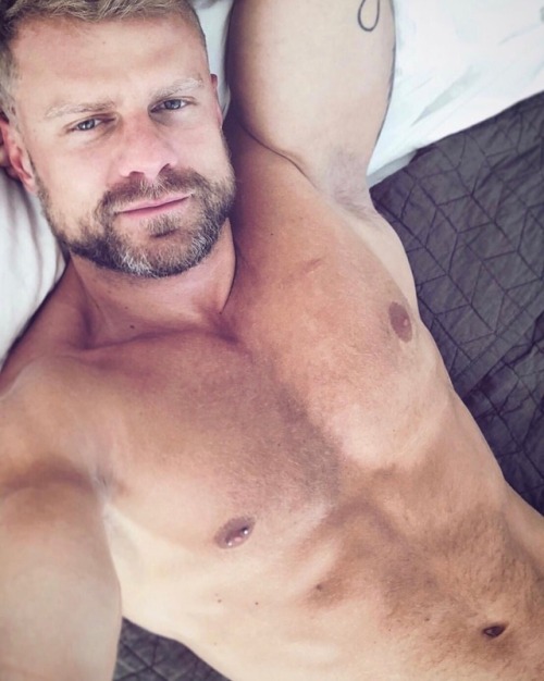 grade-a-beef: myfavoritemusclemen: Andrew Serkin (via TumbleOn)