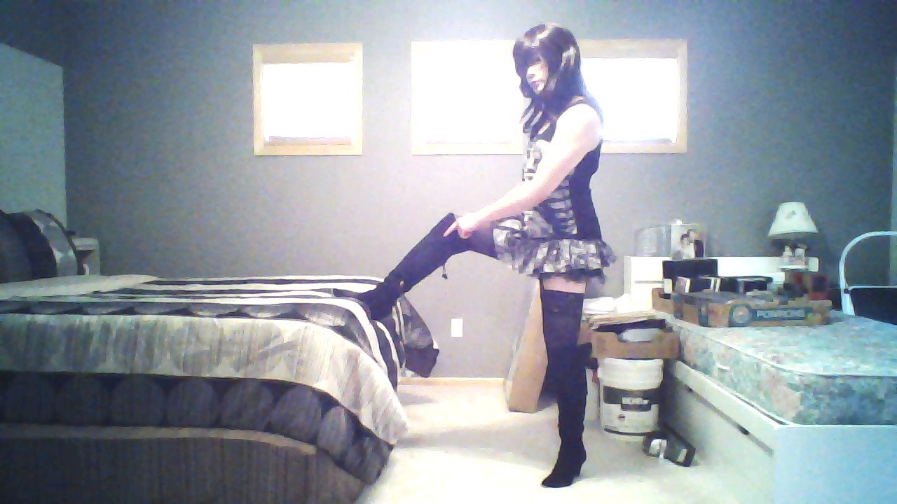 solfall:  Selfies and showing off some new boots!